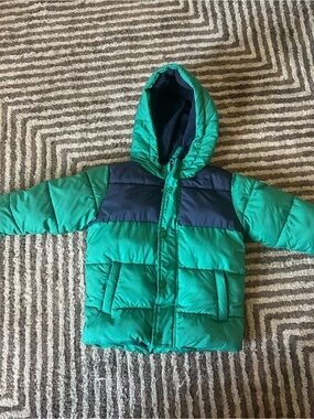 Amazon Essentials Kids Green & Navy Puffer Jacket with Hood